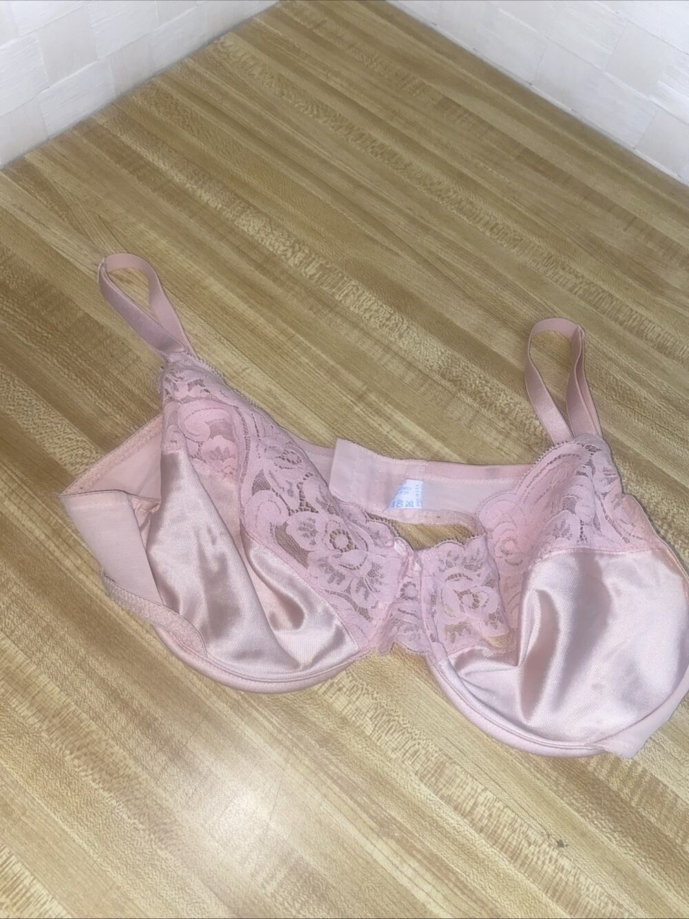 Vintage 80s Vanity Fair Bra Size 36C Lace Piquant Pink Dupont Nylon 75-164 USA